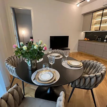 Apartament Ambassador *