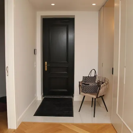 Apartment Ambassador *